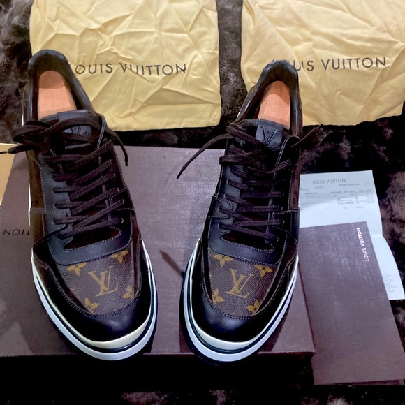 Louis Vuitton Other - Louis Vuitton LV 11